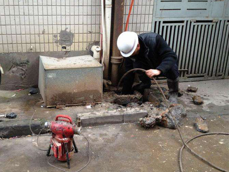 筠连疏通下水道的价格没有这么贵，这样的收费不合理