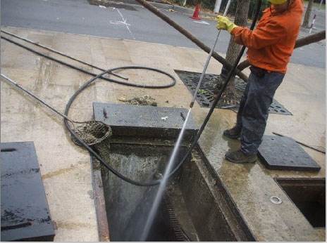 筠连池底污泥如何清理